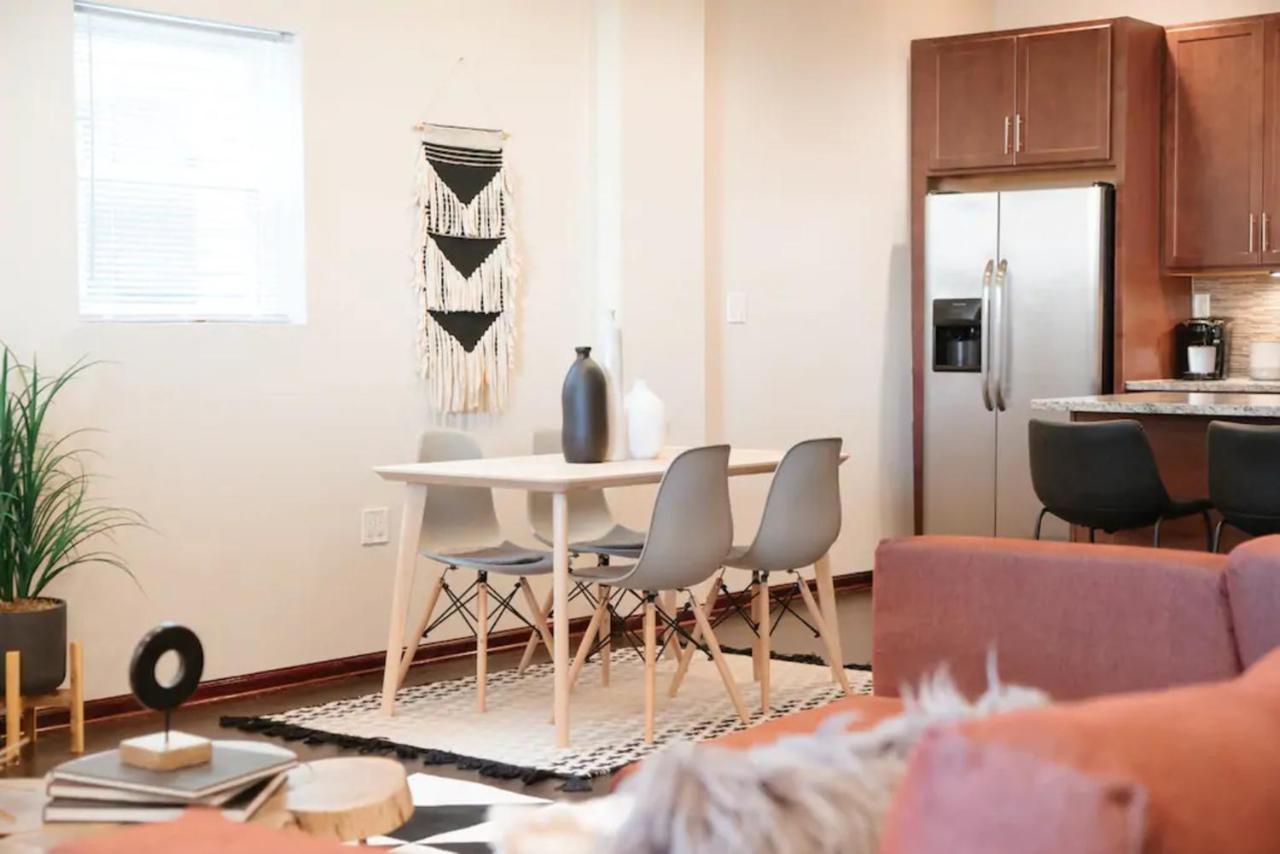2Br Airy & Tidy Apt With Free Covered Parking - Central Modern Chicago Dış mekan fotoğraf