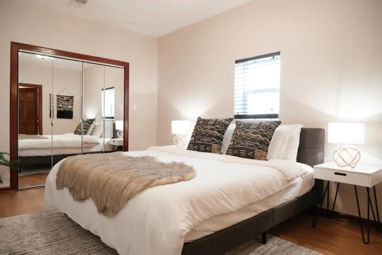 2Br Airy & Tidy Apt With Free Covered Parking - Central Modern Chicago Dış mekan fotoğraf