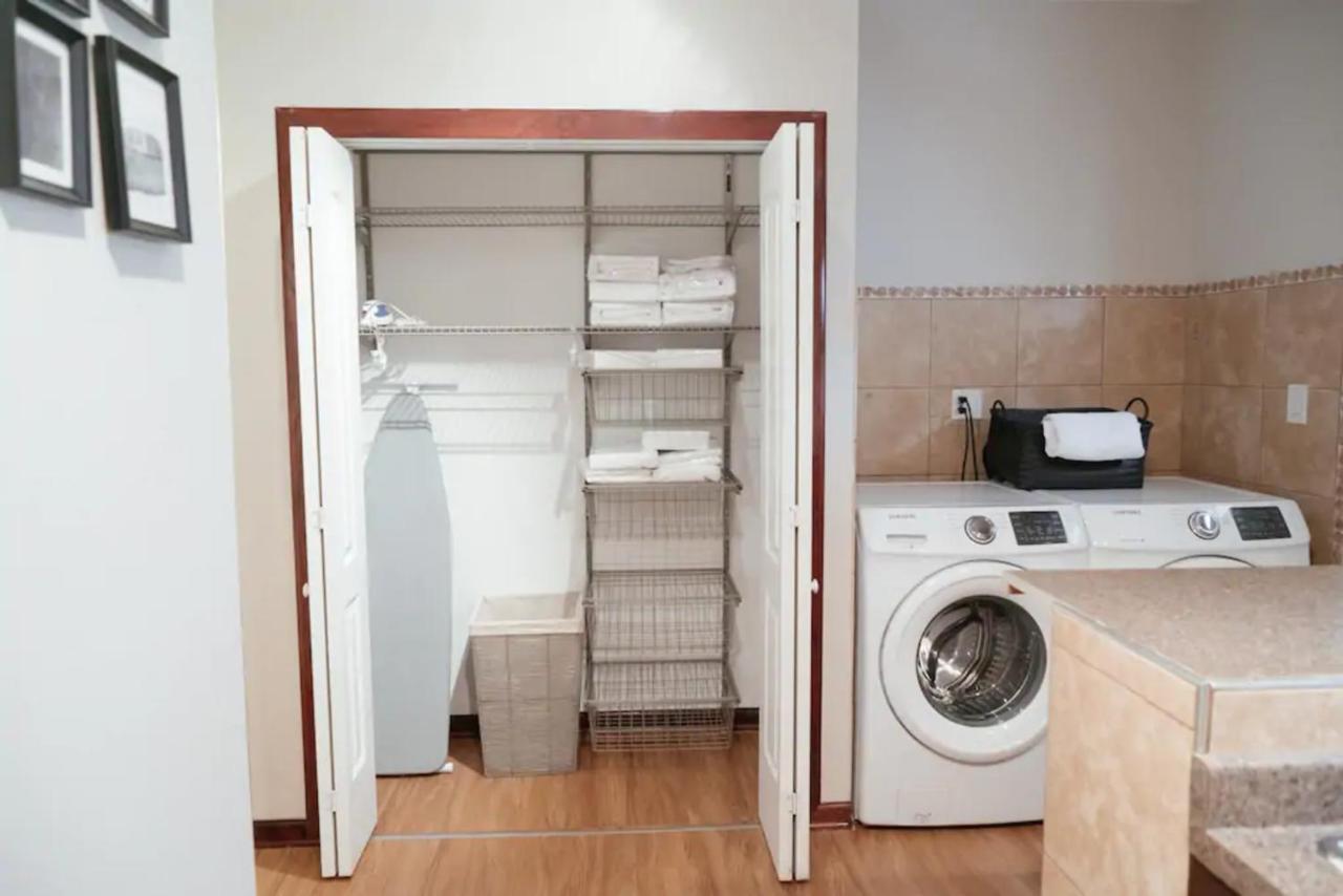 2Br Airy & Tidy Apt With Free Covered Parking - Central Modern Chicago Dış mekan fotoğraf