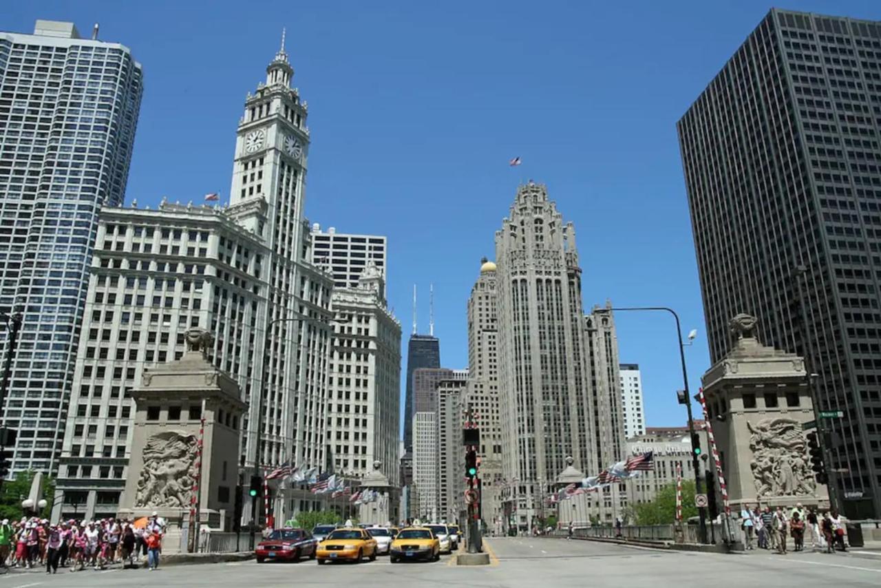 2Br Airy & Tidy Apt With Free Covered Parking - Central Modern Chicago Dış mekan fotoğraf