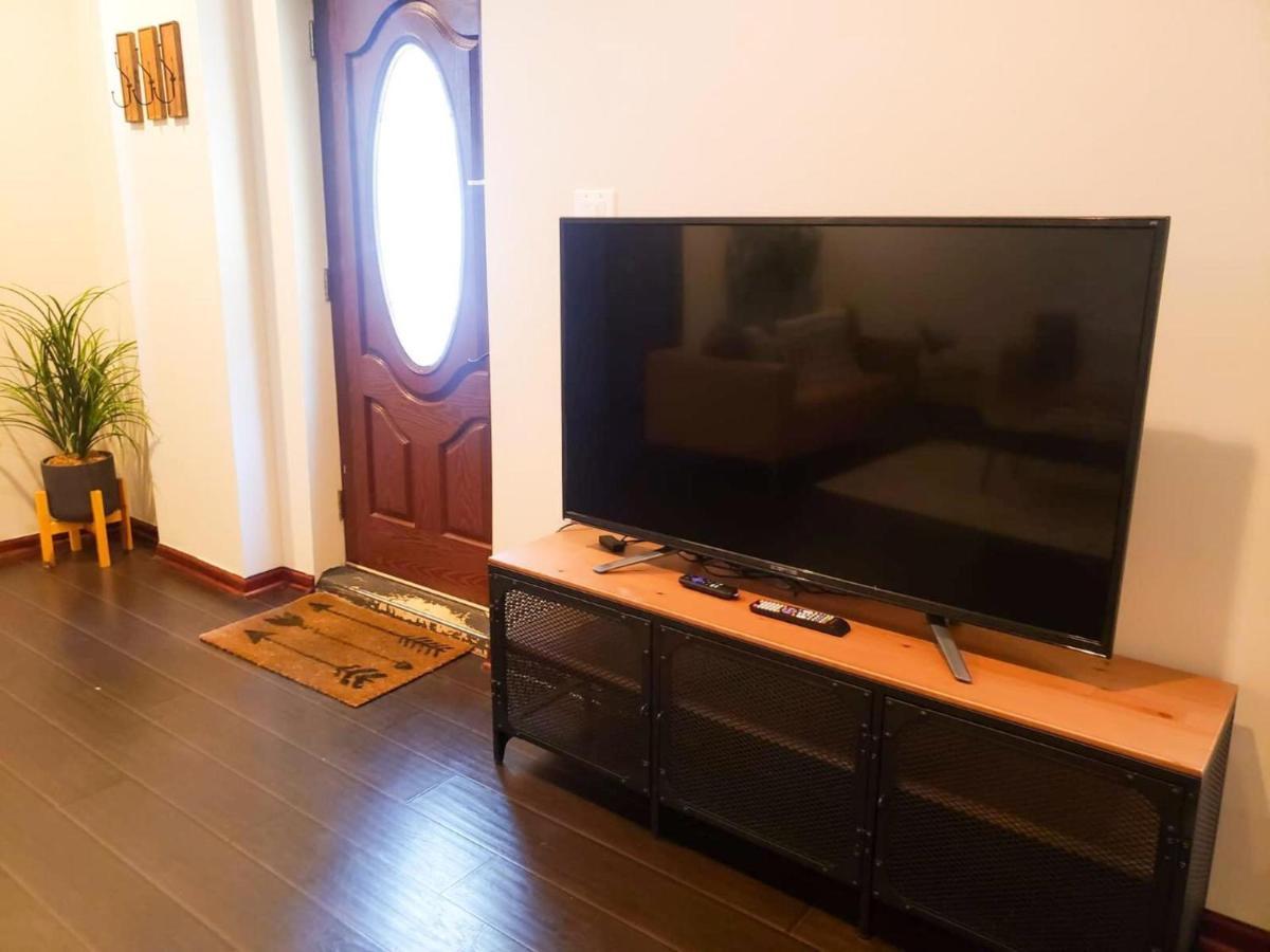 2Br Airy & Tidy Apt With Free Covered Parking - Central Modern Chicago Dış mekan fotoğraf