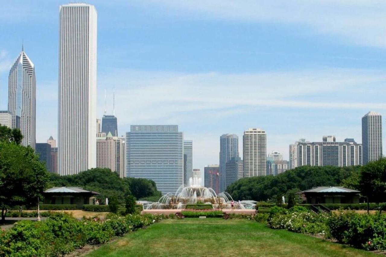 2Br Airy & Tidy Apt With Free Covered Parking - Central Modern Chicago Dış mekan fotoğraf
